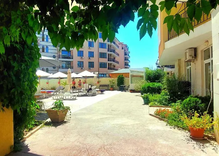 Blue Marine - Menada Apartment *