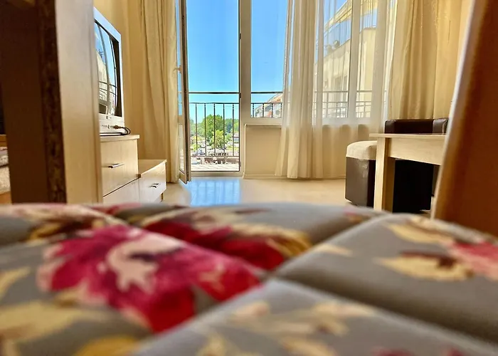 Blue Marine - Menada Apartment